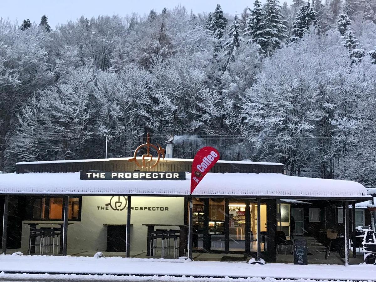 The Prospector Lawrence Motell Exteriör bild
